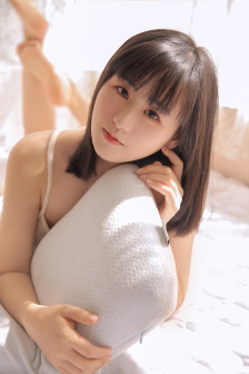 背带短裤丧尸来袭